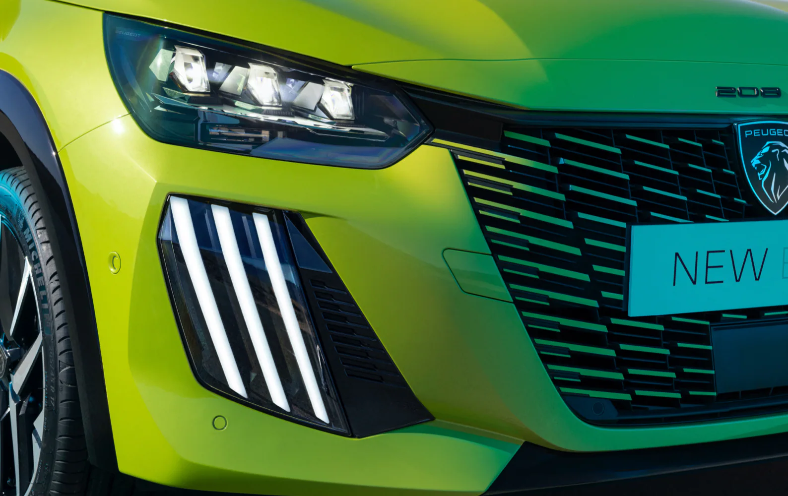 test af peugeot e-208 - forlygter